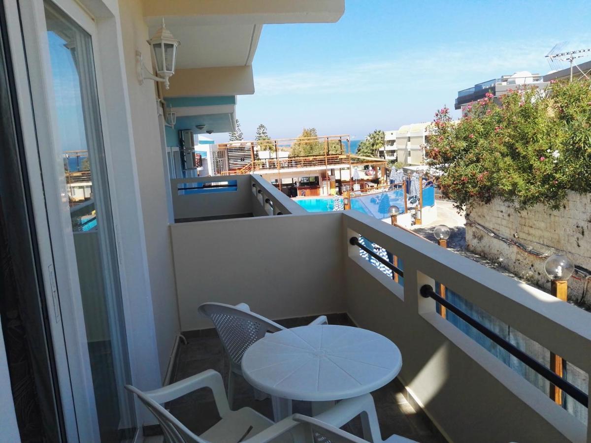Epis Hotel Agia Marina Екстериор снимка
