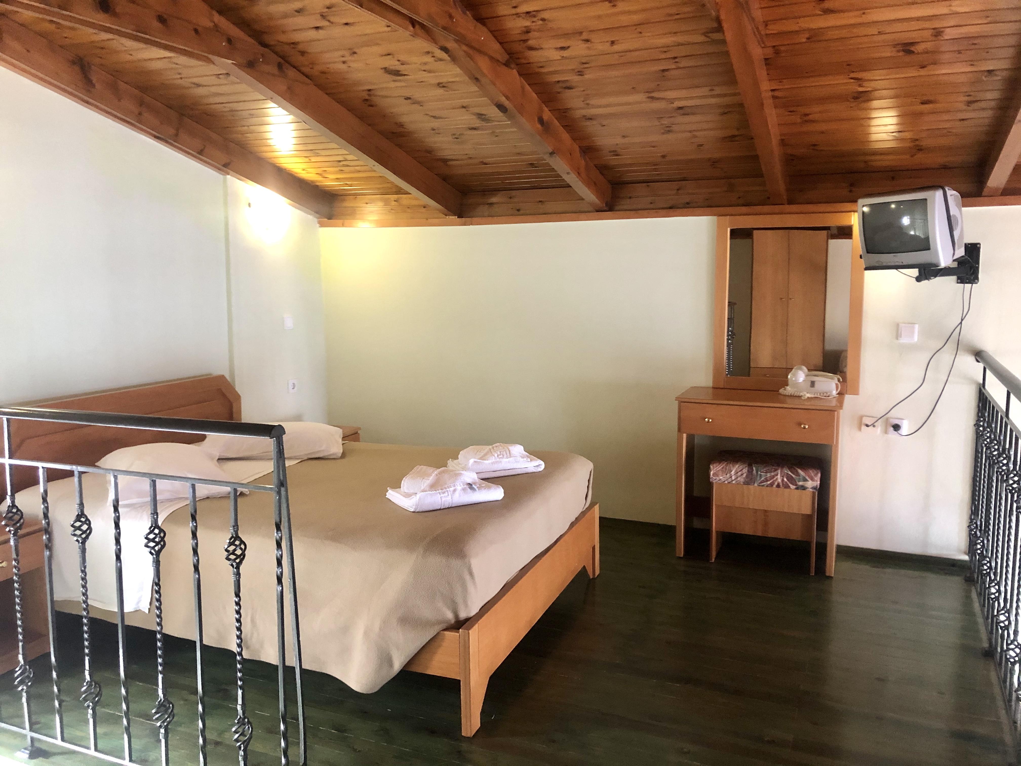 Epis Hotel Agia Marina Екстериор снимка