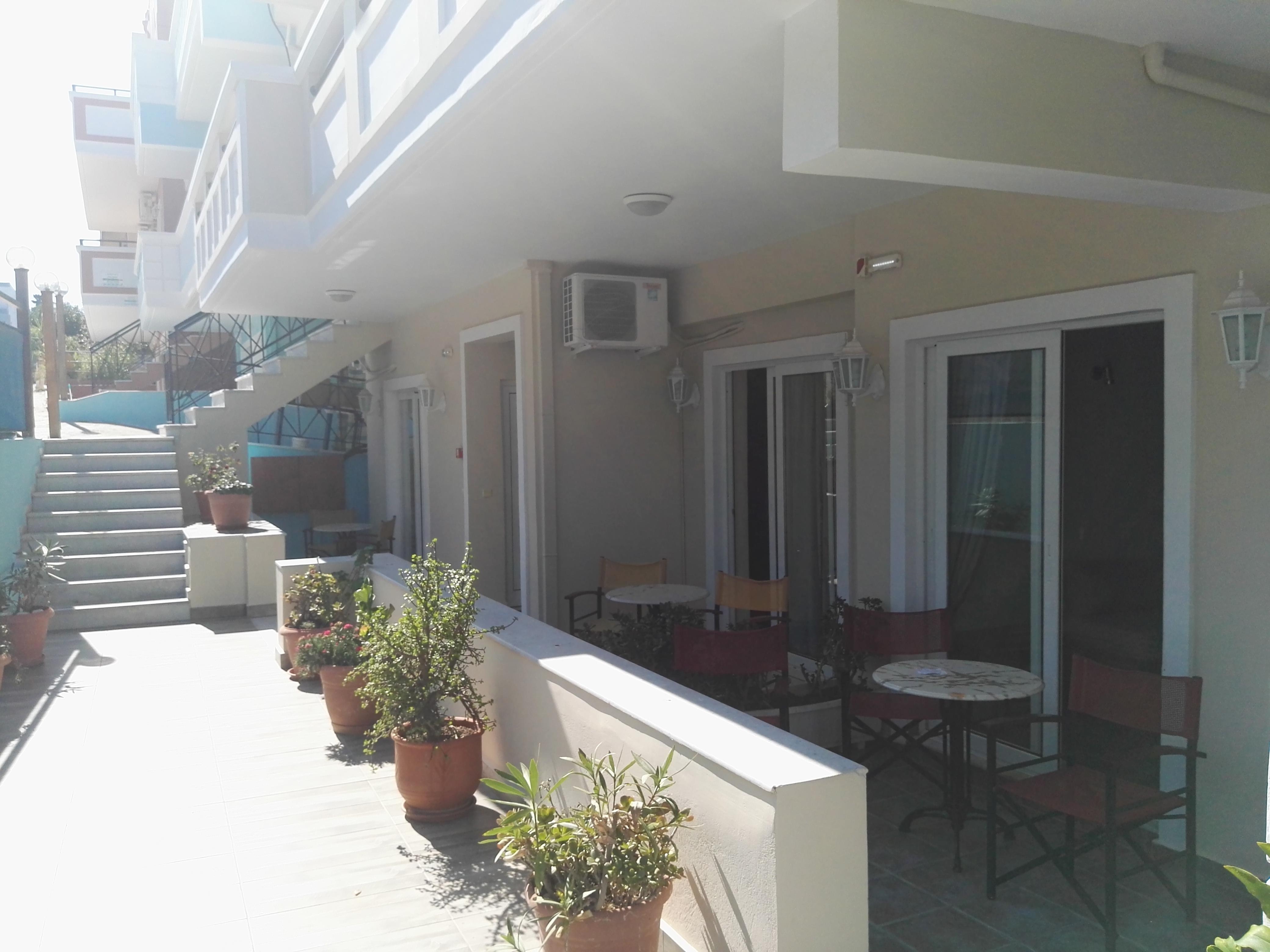 Epis Hotel Agia Marina Екстериор снимка