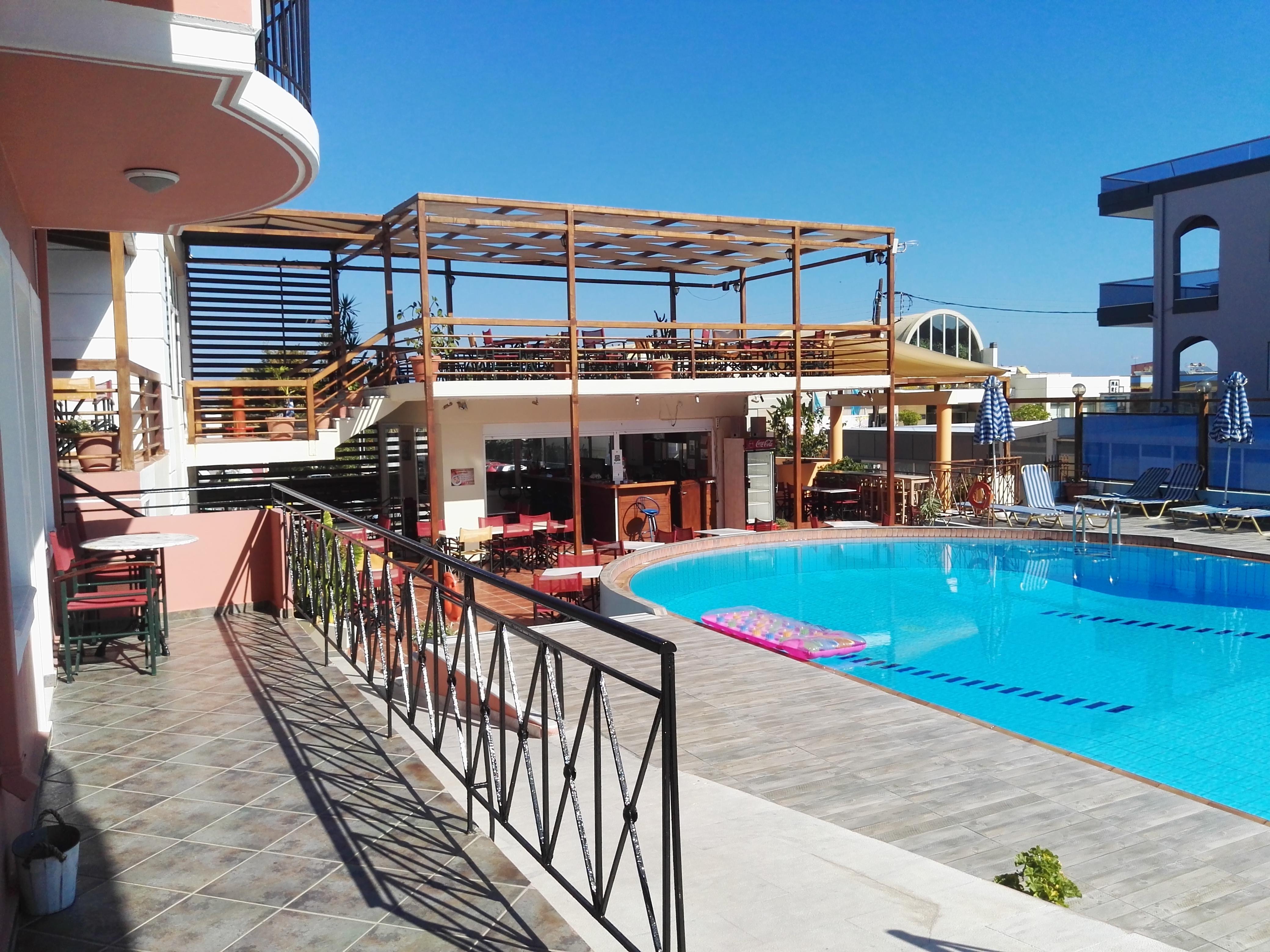 Epis Hotel Agia Marina Екстериор снимка