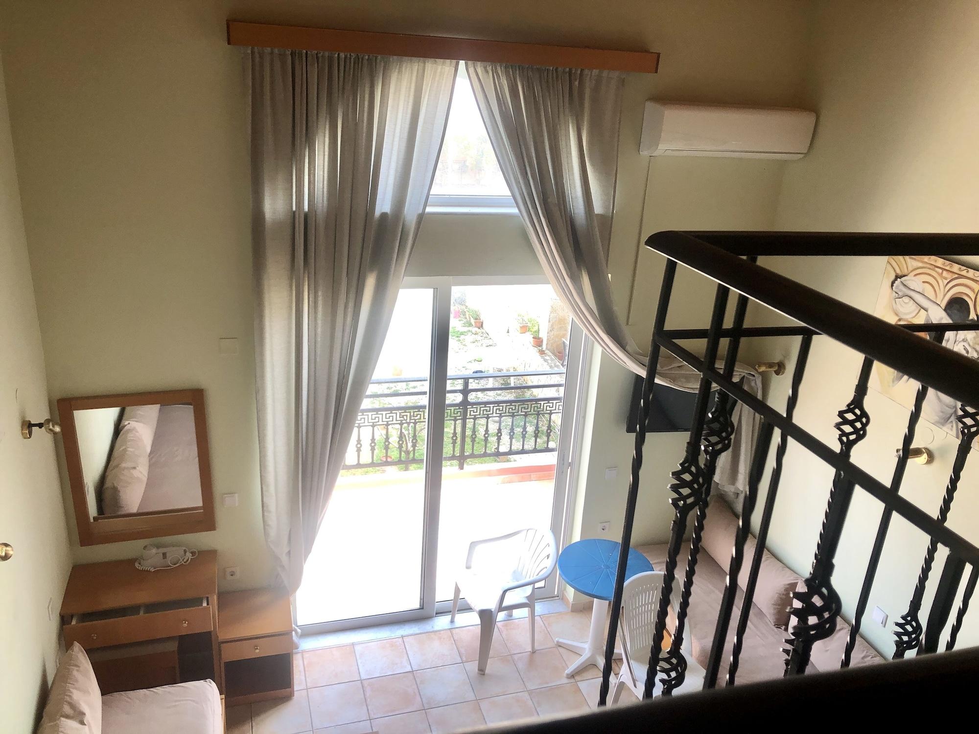 Epis Hotel Agia Marina Екстериор снимка