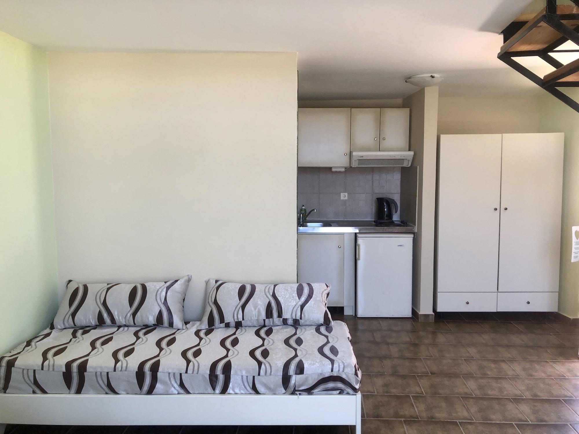 Epis Hotel Agia Marina Екстериор снимка