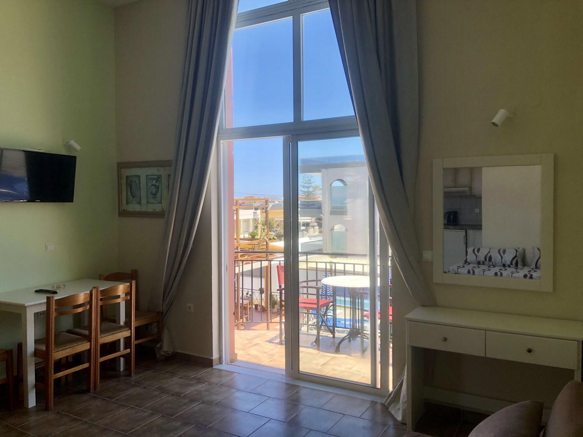 Epis Hotel Agia Marina Екстериор снимка