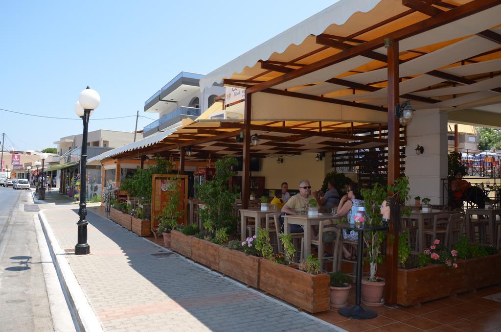 Epis Hotel Agia Marina Екстериор снимка