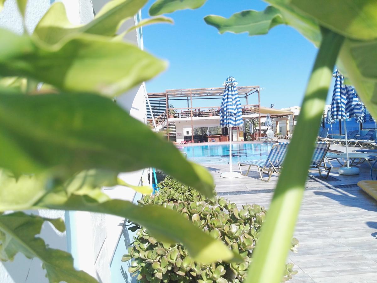 Epis Hotel Agia Marina Екстериор снимка