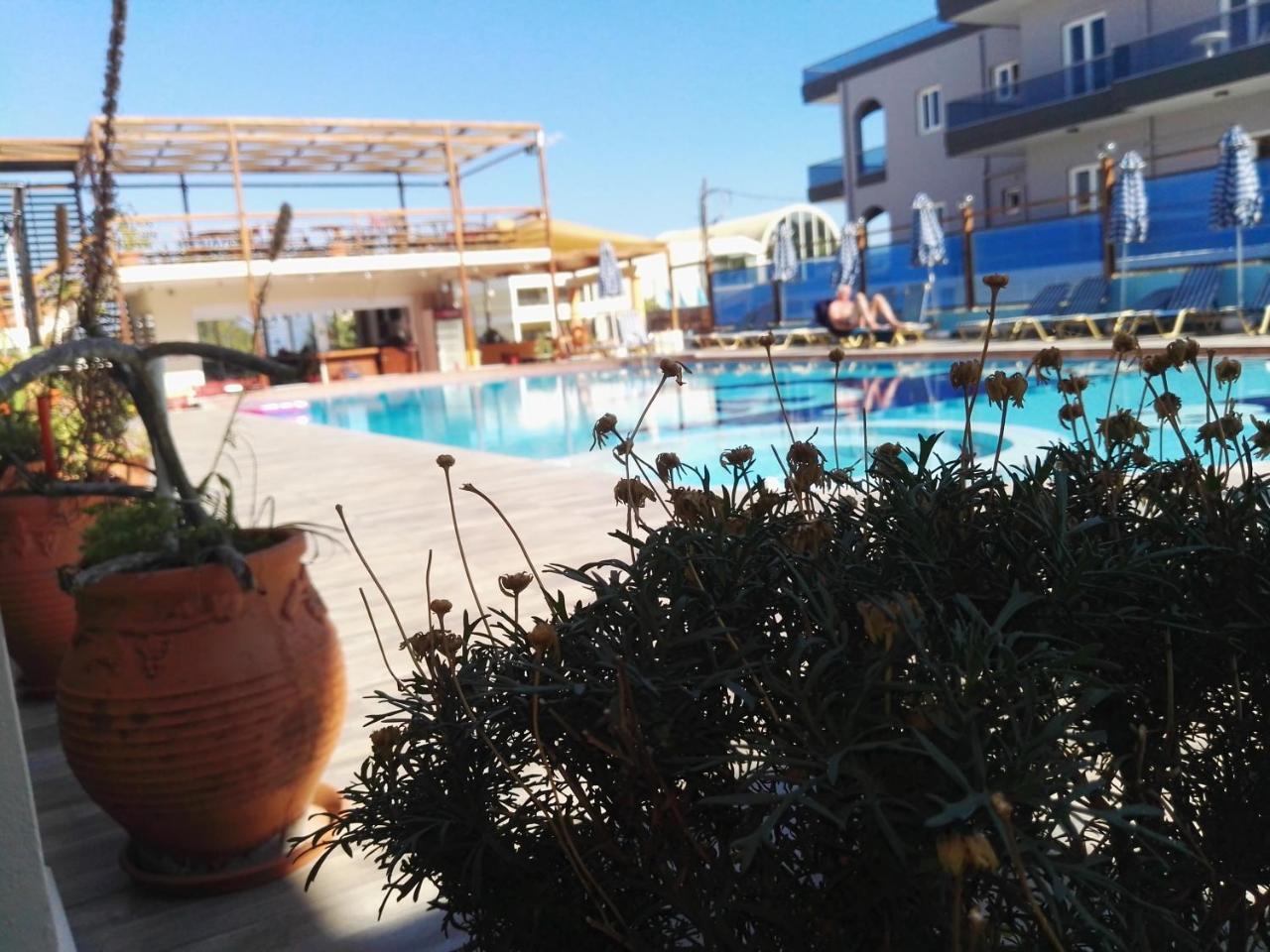 Epis Hotel Agia Marina Екстериор снимка