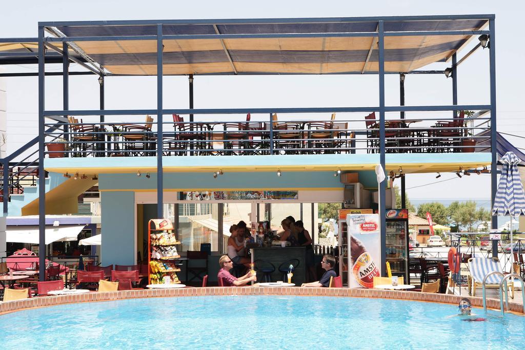 Epis Hotel Agia Marina Екстериор снимка