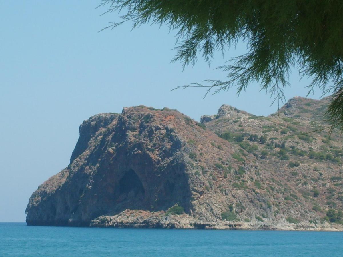Epis Hotel Agia Marina Екстериор снимка