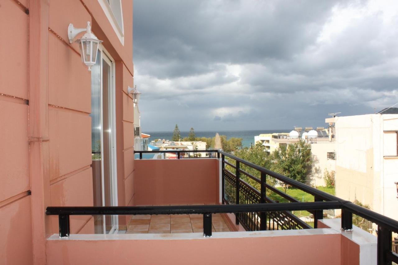 Epis Hotel Agia Marina Екстериор снимка