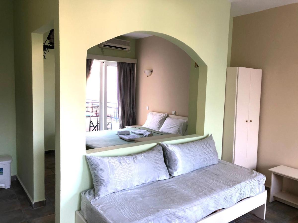 Epis Hotel Agia Marina Екстериор снимка