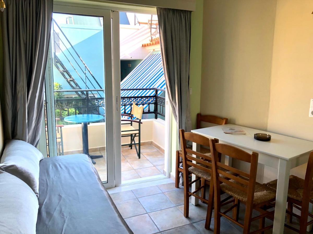 Epis Hotel Agia Marina Екстериор снимка