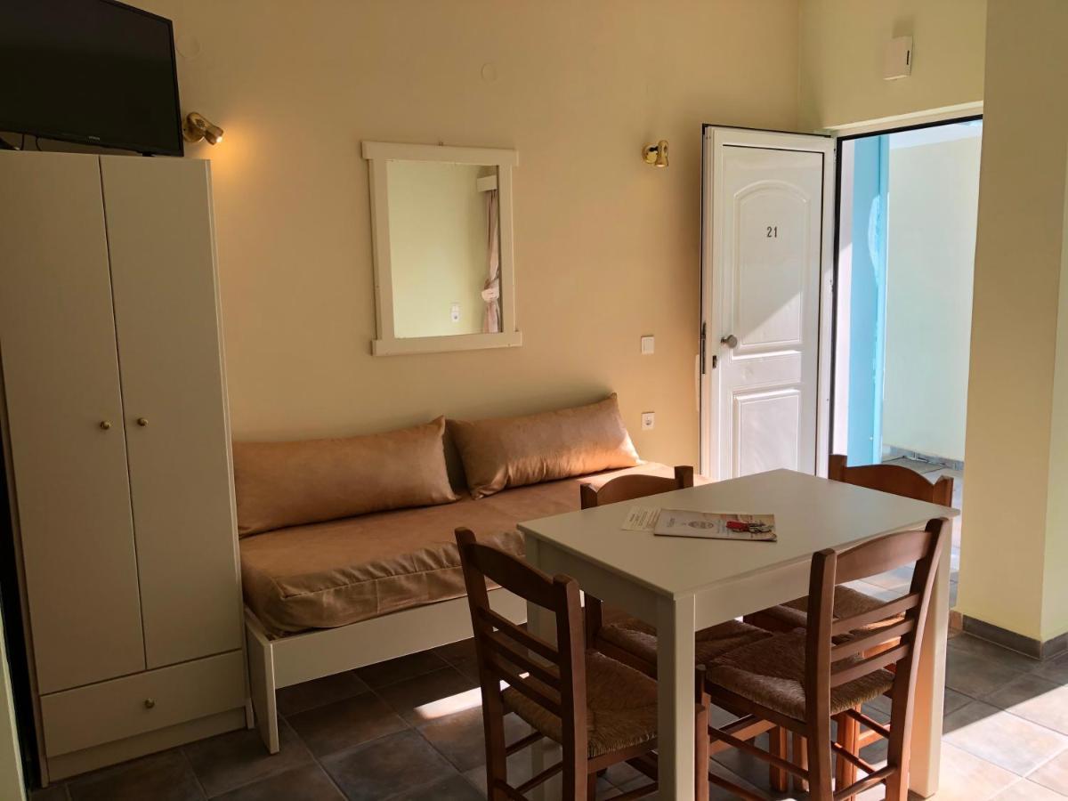 Epis Hotel Agia Marina Екстериор снимка