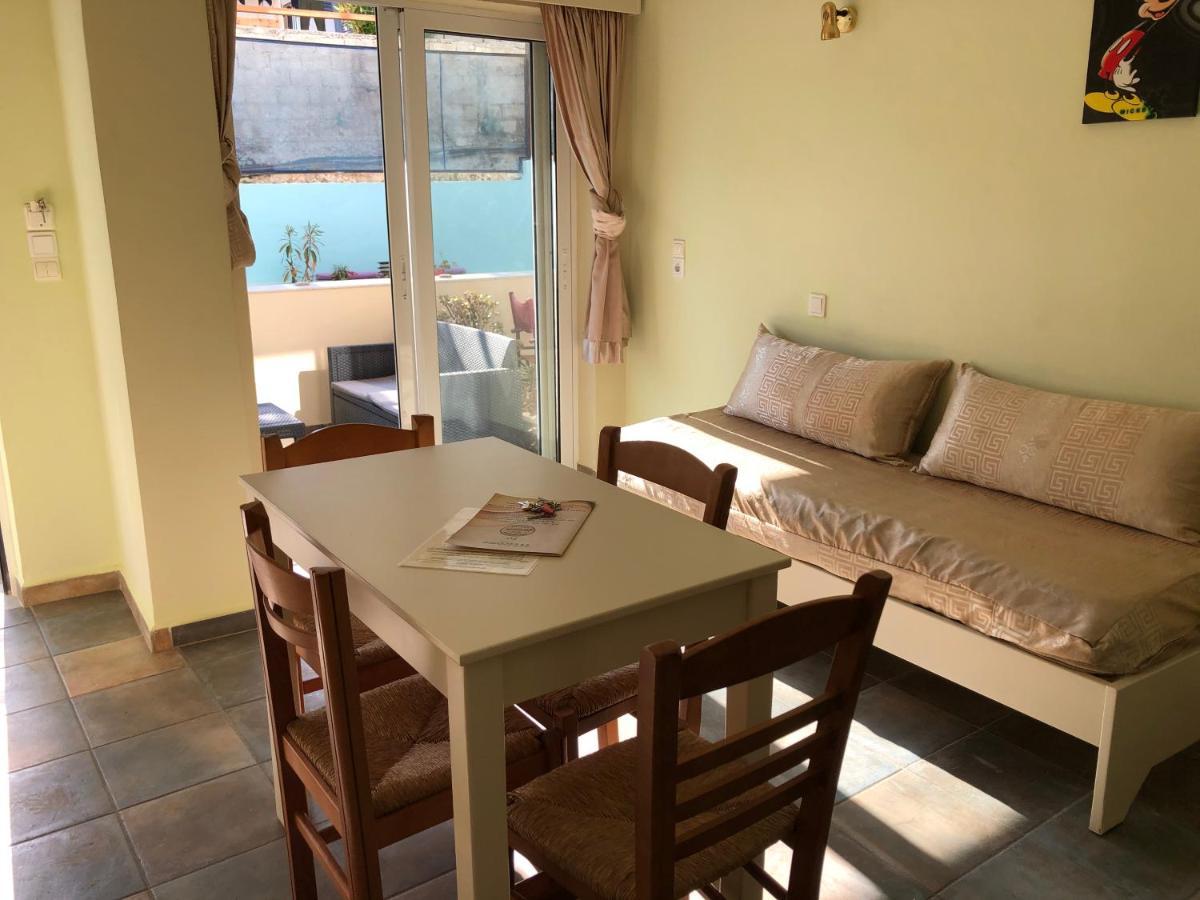 Epis Hotel Agia Marina Екстериор снимка